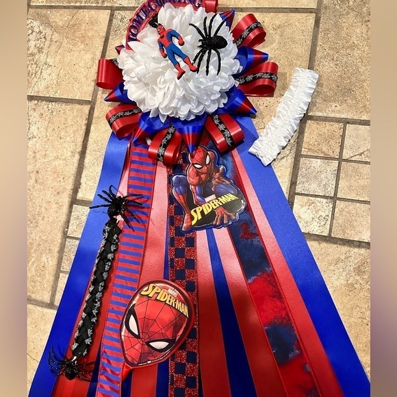 STARTER Mum Pin Corsage for all occasion with fancy braids - Picture 15 of 17